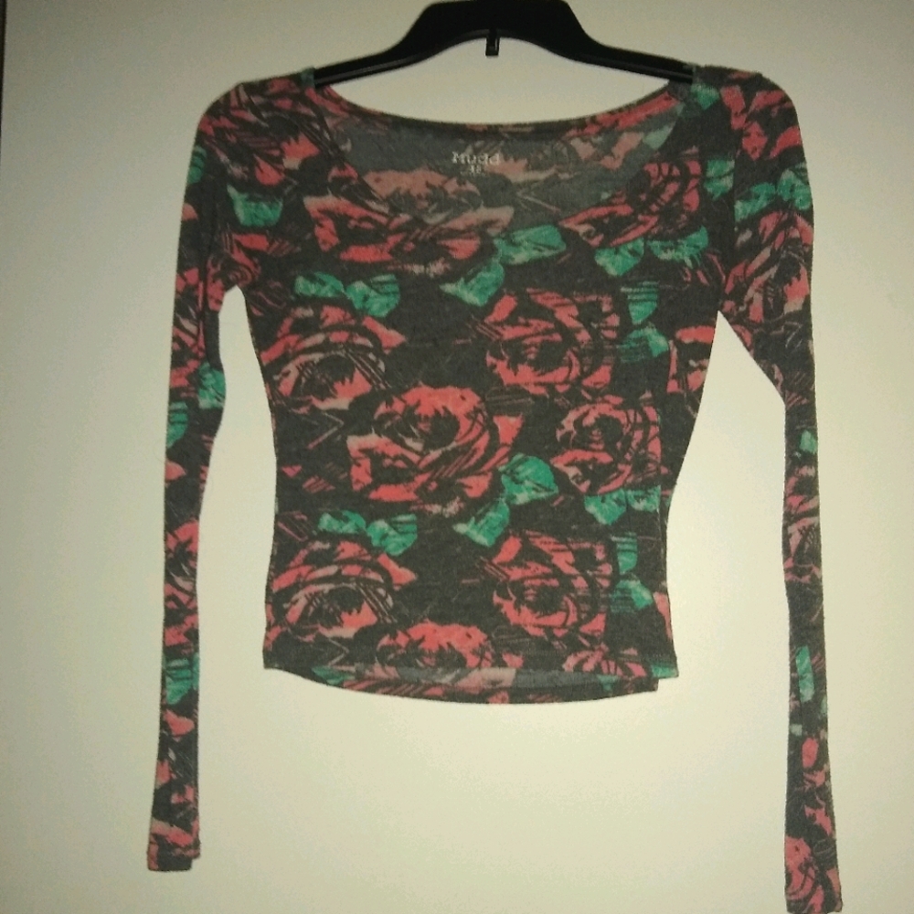 Floral Long-sleeved Crop Top